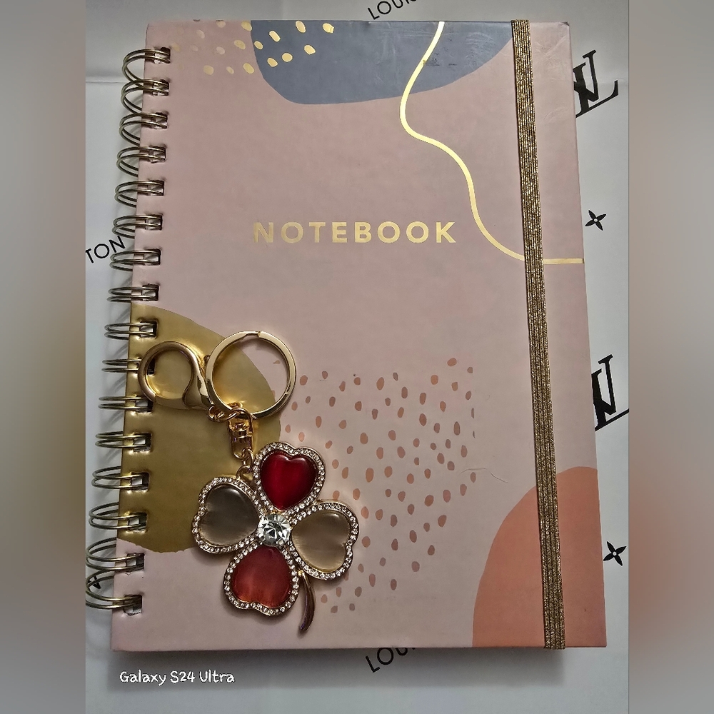 2 Piece Set: Beautiful Four Leaf Clover Bag Charm/ Keychain & Notebook NEW